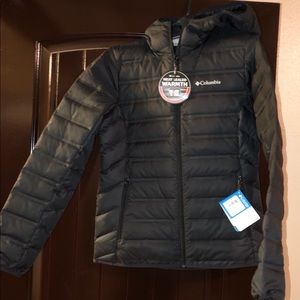 NWT women’s Columbia hooded jacket